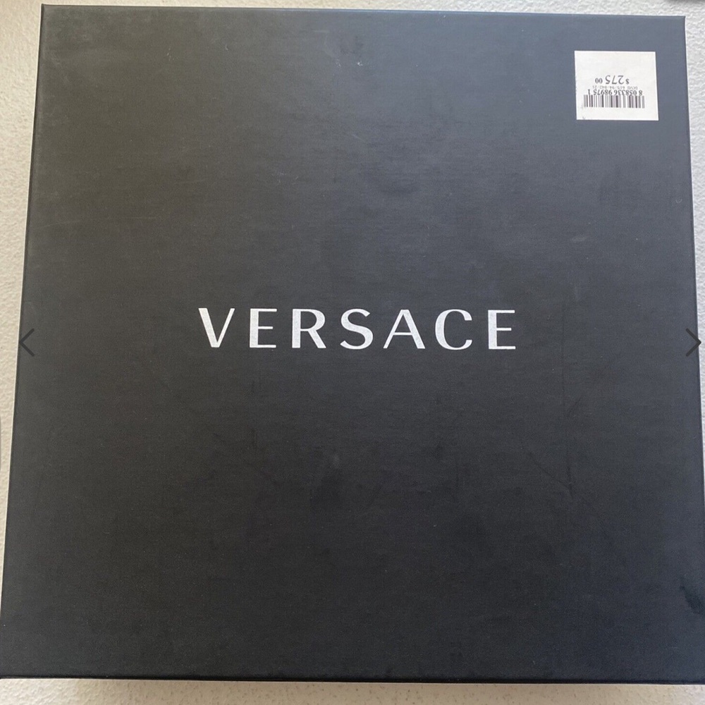 AUTHENTIC VERSACE BAROCCO PUZZLE MEDUSA.  🔥Host Pick🔥 - Picture 9 of 13